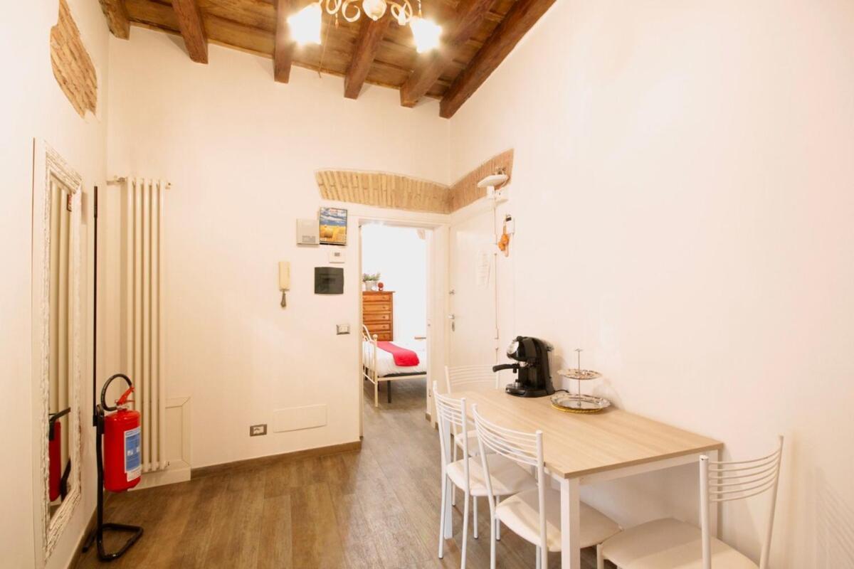 Apartament Hc - In The Heart Of Campo De' Fiori Rzym Zewnętrze zdjęcie