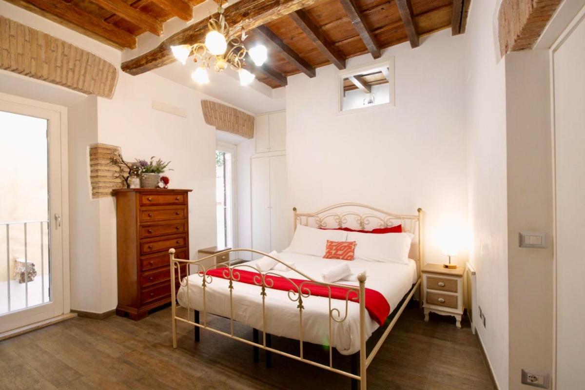 Apartament Hc - In The Heart Of Campo De' Fiori Rzym Zewnętrze zdjęcie