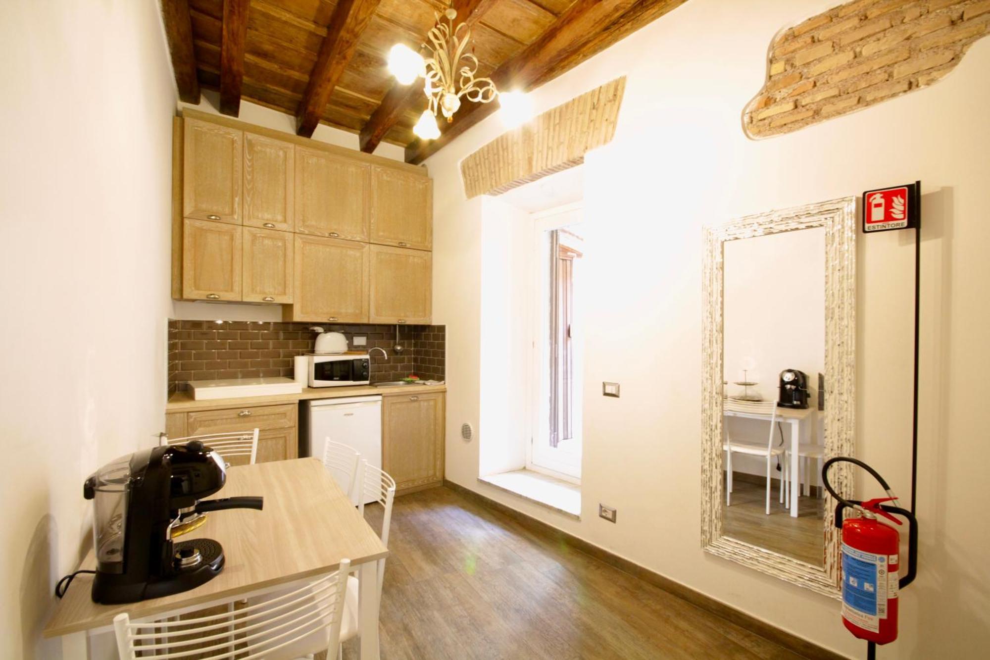 Apartament Hc - In The Heart Of Campo De' Fiori Rzym Zewnętrze zdjęcie