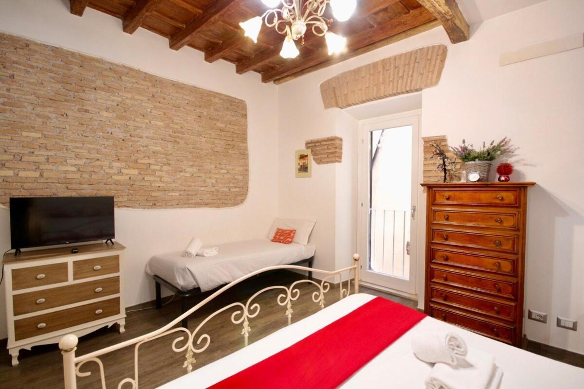 Apartament Hc - In The Heart Of Campo De' Fiori Rzym Zewnętrze zdjęcie
